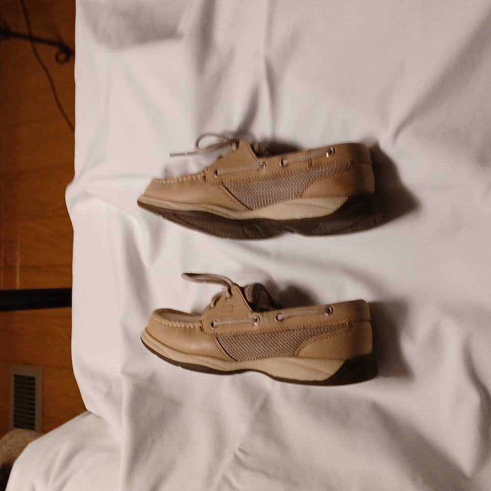 Shoes - Picture 2 of 4